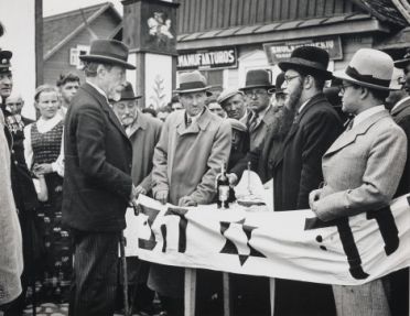 Tautos diena Molėtuose 1938 m. (Žydų bendruomenė sveikina prez. A. Smetoną)